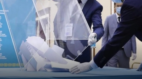 Саясаттанушы алдағы сайлауға қатысатын партиялар жөнінде пікір білдірді