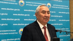 Жигули Дайрабаев: Қай тілде сұрақ қойылса да, қазақша жауап беремін